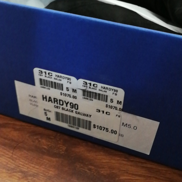 Stuart Weitzman - Picture 5 of 6